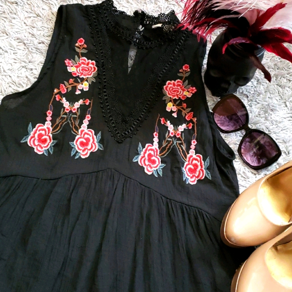 🖤Entro🤍 black sleeveless blouse